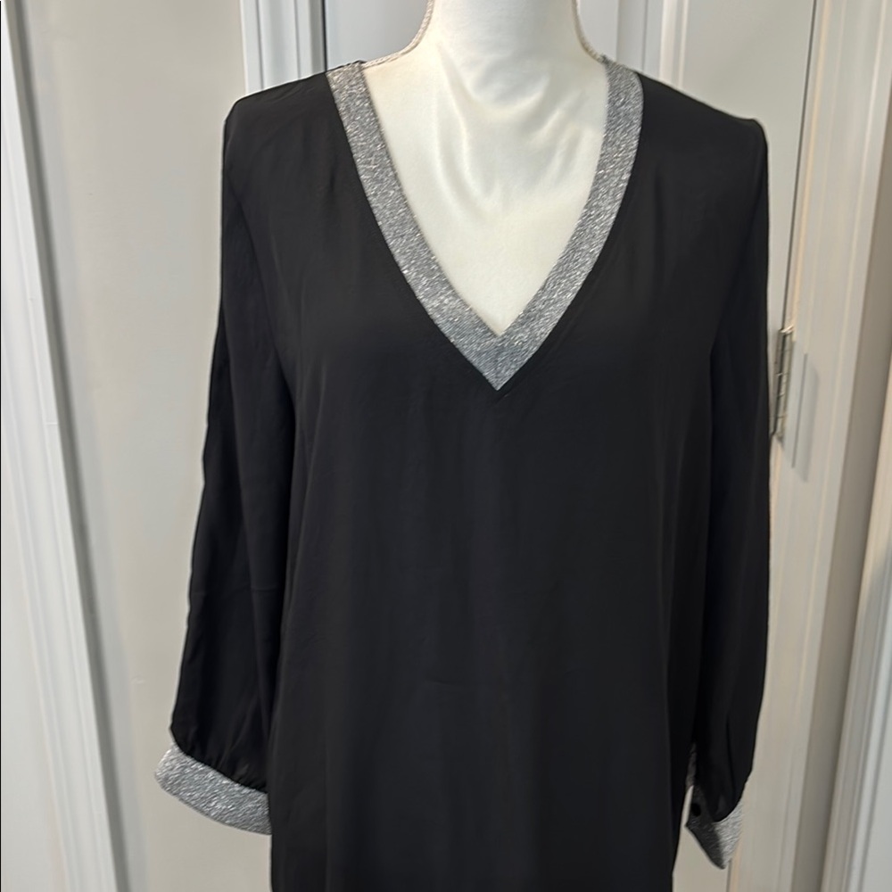 Chic Black and Silver Swim Coverup with V-Neck Size Large